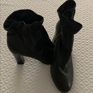 LOFT Ladies leather ankle boots